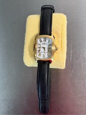 Invicta Lupah 20457 with Hadley real leather band pearl dial Roman numeral
